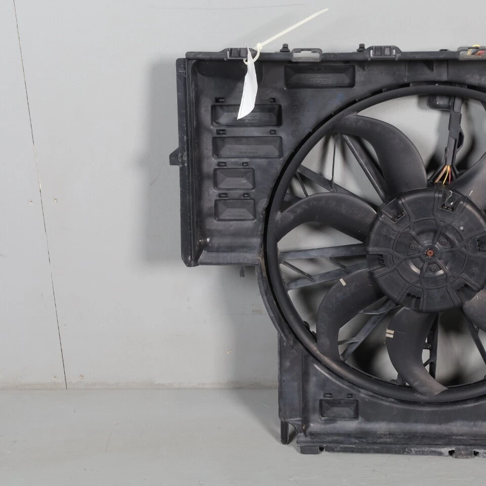 2004-2006 BMW X5 E53 Radiator Fan With Shroud OEM Used Foto 4 de 4