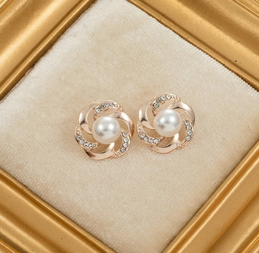Elegantes Pendientes Mujer Perlas Cristal Molinete Flores Huecas Estilo Tachuela 1271 Foto 3 de 4