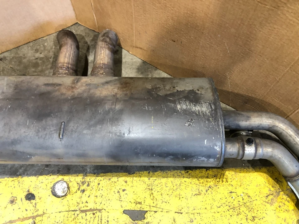 Silenciador de escape trasero BMW X6 E71 2008-2014 4,4 L V8 con puntas OEM. Foto 4 de 4