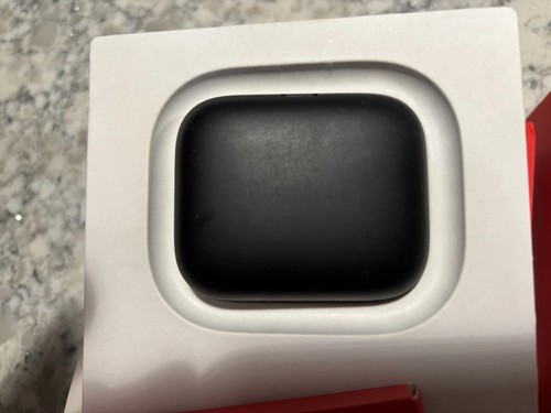 OnePlus Buds Pro Wireless Earbuds with Charging Case (Matte Black) In Box NICE - Photo 5 sur 7