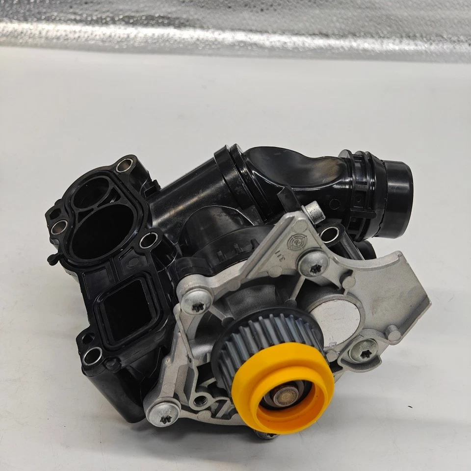 Water Pump Assembly For VW Jetta Beetle Passat Tiguan Audi A3 A4 2.0 06H121026AB Foto 4 de 4