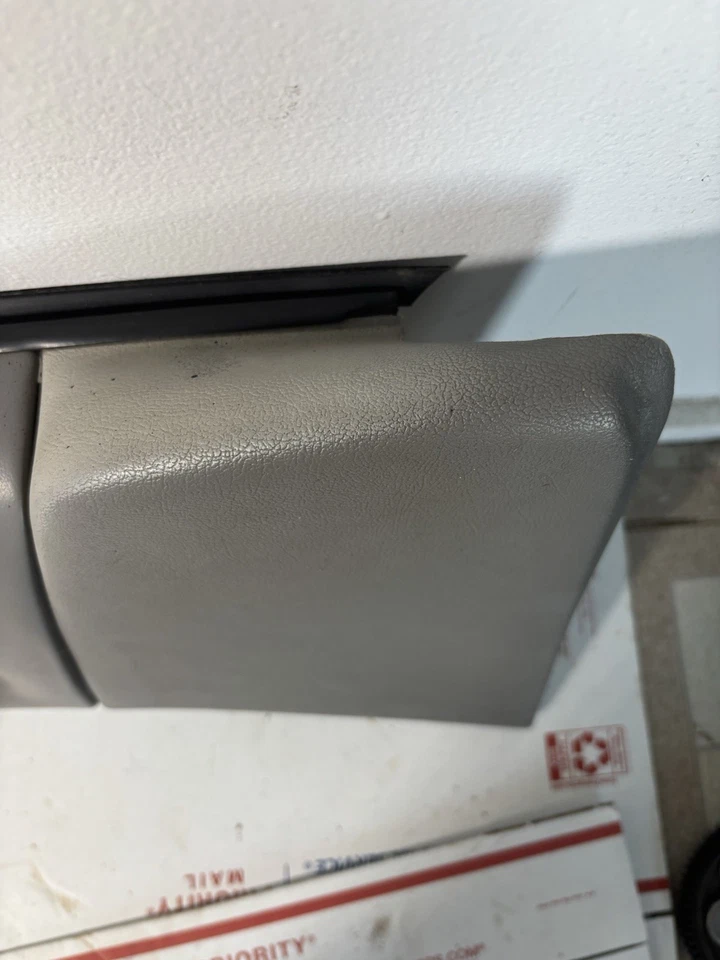 Panel de puerta delantera gris lado del conductor Chevy Caprice Impala Roadmaster 1991-1996 Foto 3 de 4