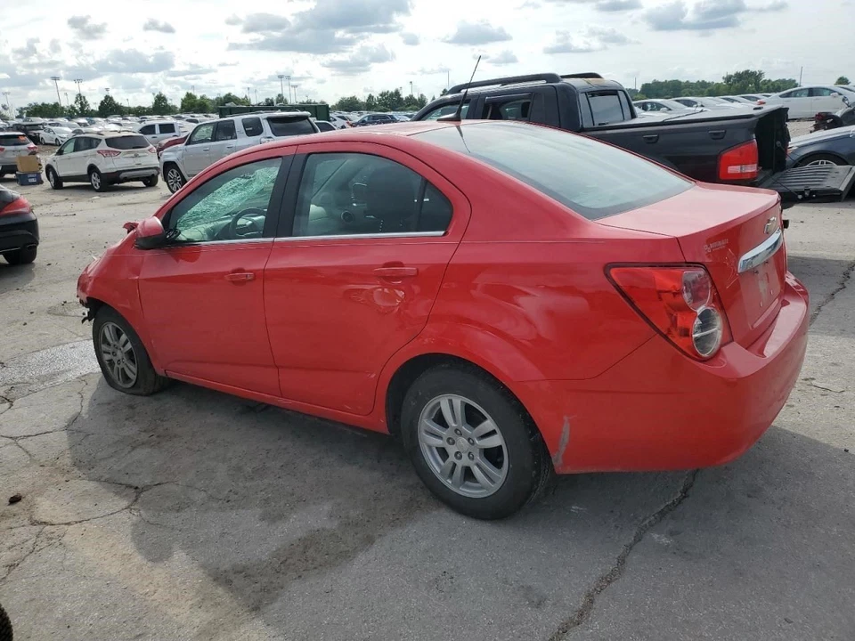 Chevrolet Sonic 2014 antena negra Foto 4 de 4