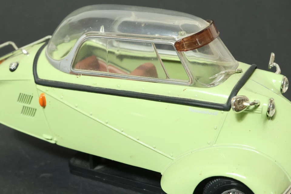 Revell 1:18 Messerschmitt Kabinenroller Kr 200 Modellino Auto Modello Oldtimer - Immagine 3 di 4