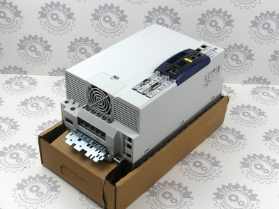 Lenze i950 I95AE322F1CV10Z000 Schaltschrank-Servoumrichter, 22 kW