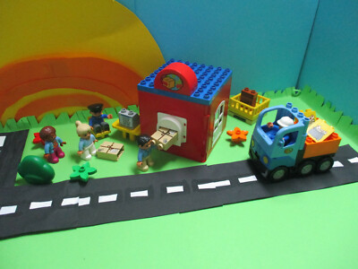 (RB1/1) LEGO Duplo Post Office / Parcel Service Set Figures Truck