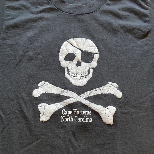 Vintage Black Single Stitch Skull & Crossbones T Shirt Youth L Cape Hatteras NC - Picture 2 of 9