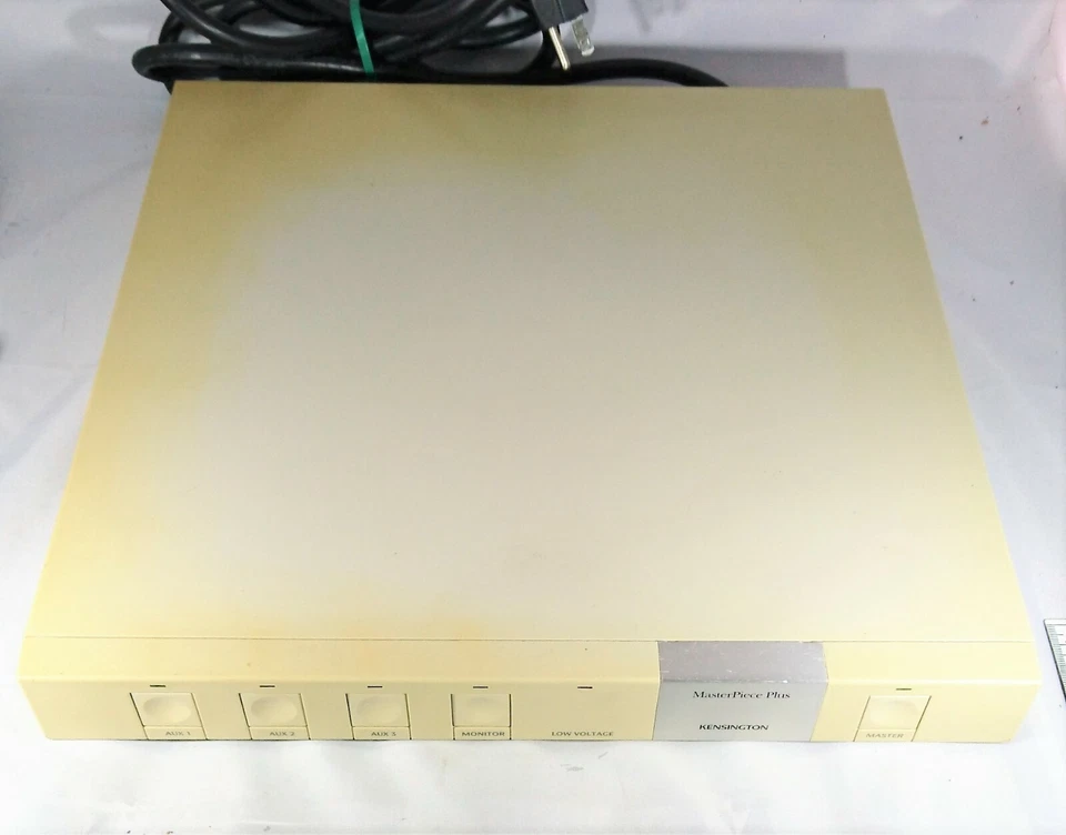 复古 Kensington MasterPiece Plus #62104 浪涌电压保护器 — 第 2/4 张图片