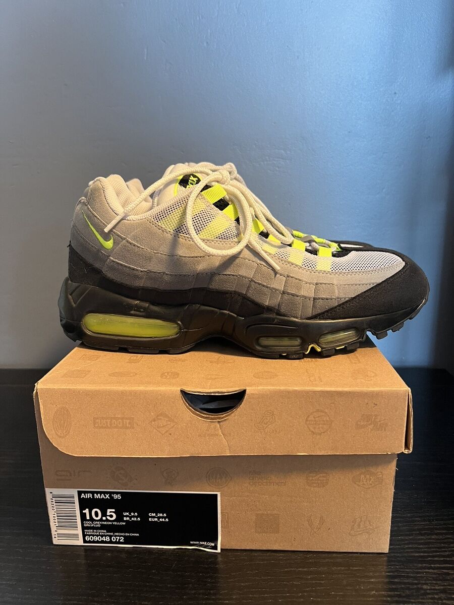 2009 Nike Air Max 95 Cool Grey Neon Volt Black Size 10.5 2009 Nike Air Max 95 Cool Grey Neon Volt Black Size 10.5