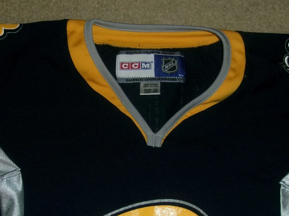 AUTÉNTICA CAMISETA CCM Réplica RYAN MILLER Buffalo Sabres COSIDA Slug Juvenil L/XL Foto 4 de 4