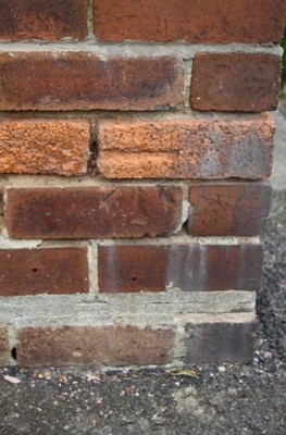 Foto 6x4 Benchmark auf #48 Scott Hall Road Leeds \/SE3034 Ordnance Survey c2016
