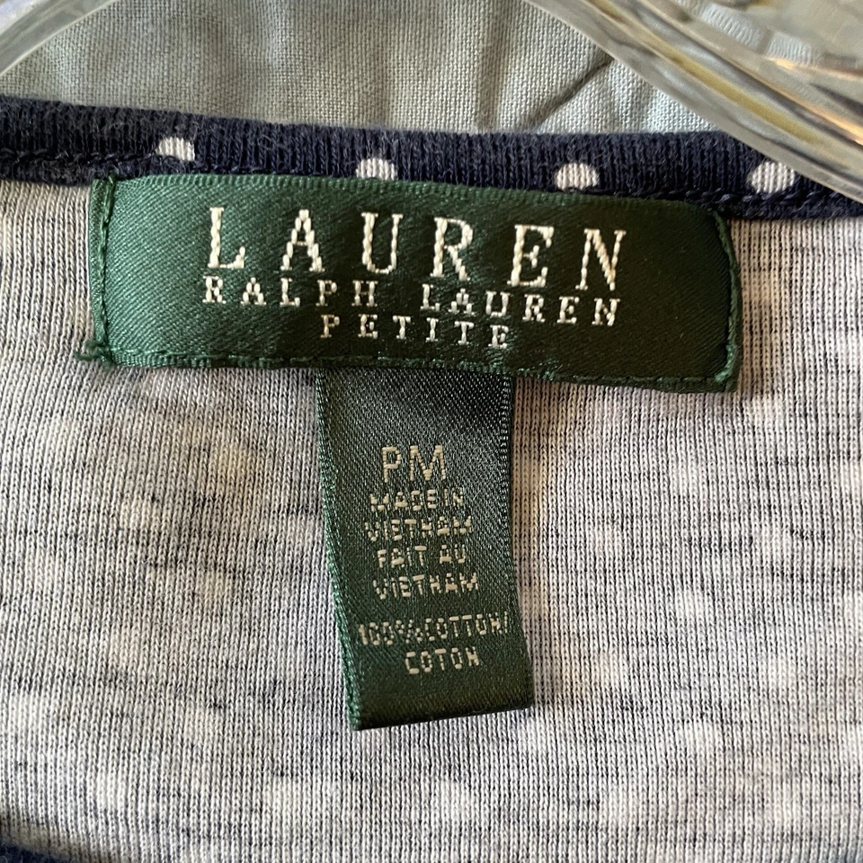 Camisa de manga corta para mujer Lauren Ralph Lauren talla PS azul marino con lunares blancos Foto 3 de 4