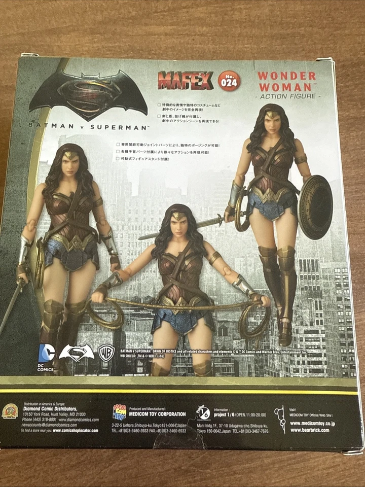 MAFEX 024 Wonder Woman Batman vs Superman Dawn of Justice Action Figure DC - Image 2 of 4