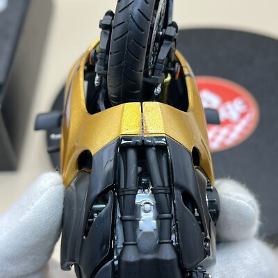 WIT's 1/12 SUZUKI GSX 1300R HAYABUSA Gold Black Diecast WIT's 1/12 SUZUKI GSX 1300R HAYABUSA Gold Black Diecast