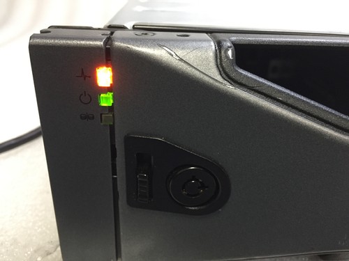 Dell PowerVault MD3220i 24x2.5 HDD Barebones Storage Array w/Front Bezel & Key - Picture 6 of 10