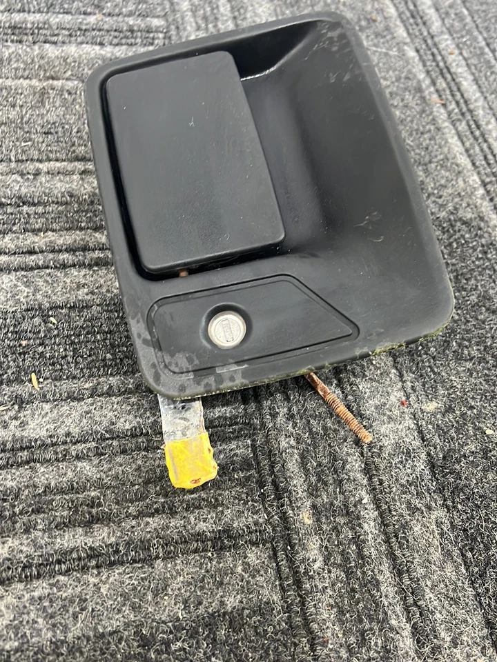 Manija de puerta exterior delantera derecha Ford F-450 Super Duty 2006 F81B-2522400-BKW Foto 3 de 4