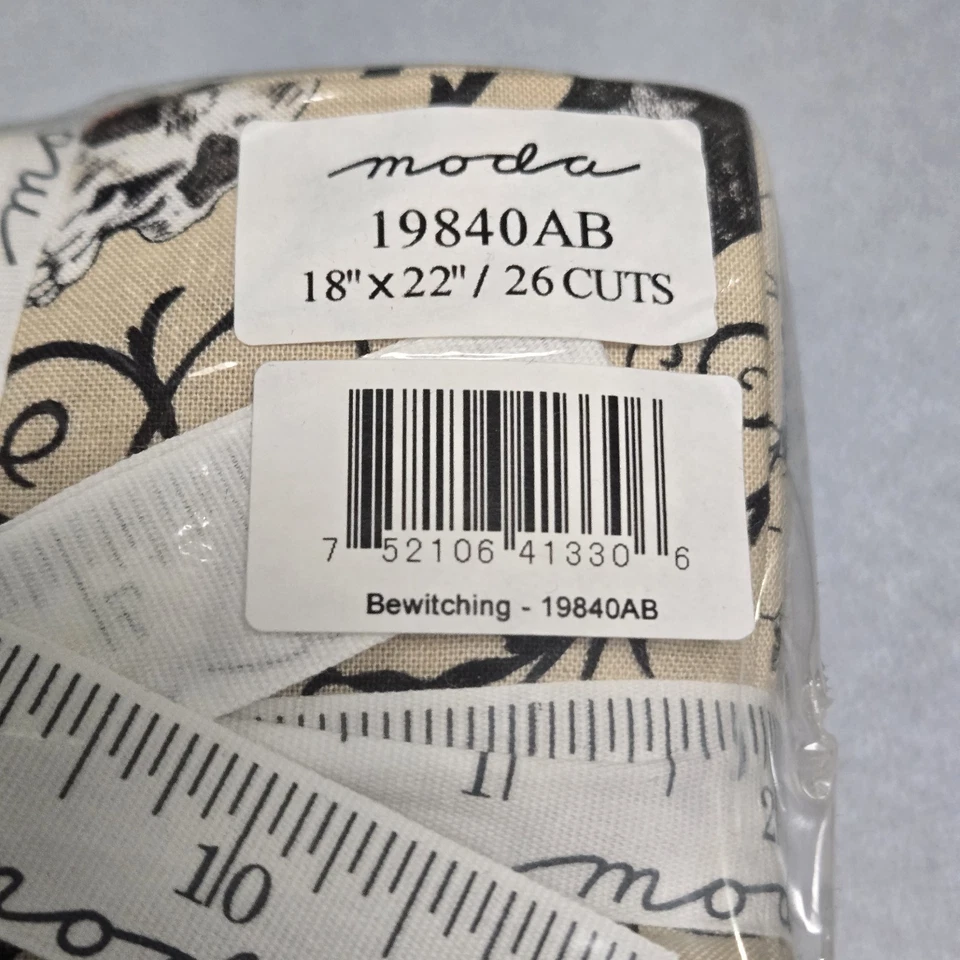Paquete Moda Fat Quater Deb Strain Bewitching 19840AB 26 piezas fuera de imprenta  Foto 2 de 4