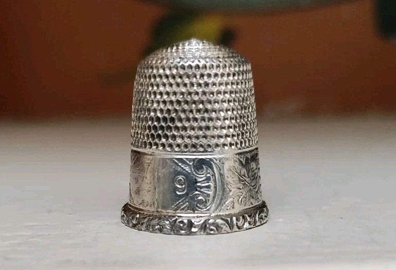 Antique Sterling Silver Thimble  Size 9 Wt-6.5 gm  
