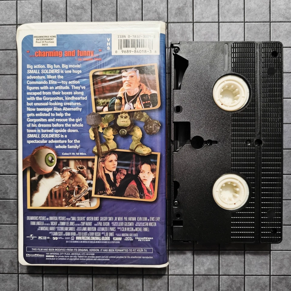 Small Soldiers (1998) - 90's Children's Classic - (VHS) - Clamshell - EXCELLENT - Image 2 of 2