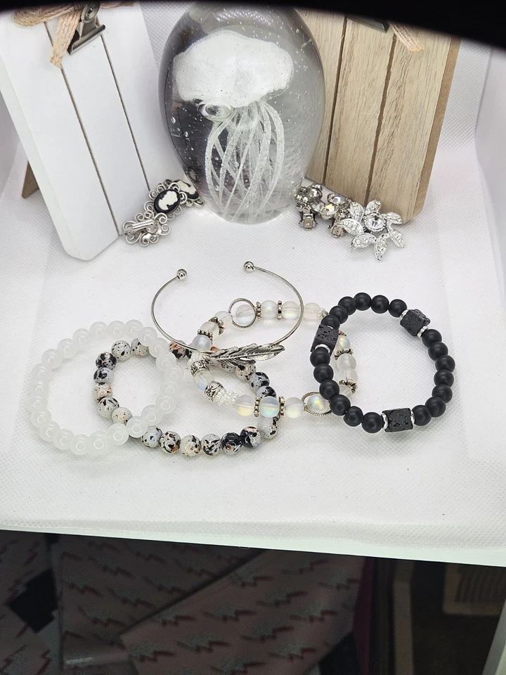 Impresionante conjunto de 5 pulseras de color blanco y negro para regalos de Navidad Foto 4 de 4