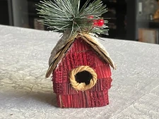 BIRD HOUSE W/PINE NEEDLES & MISTLETOE HOLIDAY ORNAMENT.