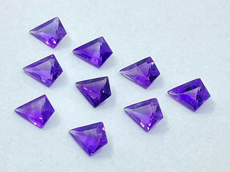 [WHOLESALE] NATURAL AMETHYST FACETED KITE SHAPE LOOSE GEMSTONE