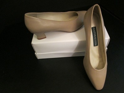 naturalizer taupe pumps