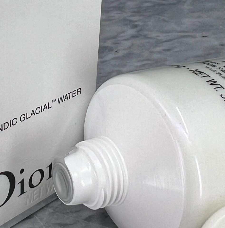 Diorsnow Esencia de Luz Purificante Espuma Iluminadora Limpiador Facial 3.8 OZ NUEVO EN CAJA Foto 4 de 4