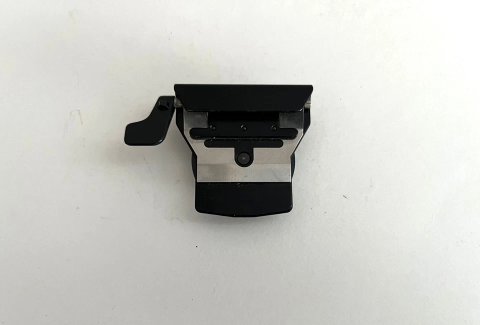 Hasselblad 40258 Adjustable Clip On Flash Shoe for C Lens - Image 2 of 3