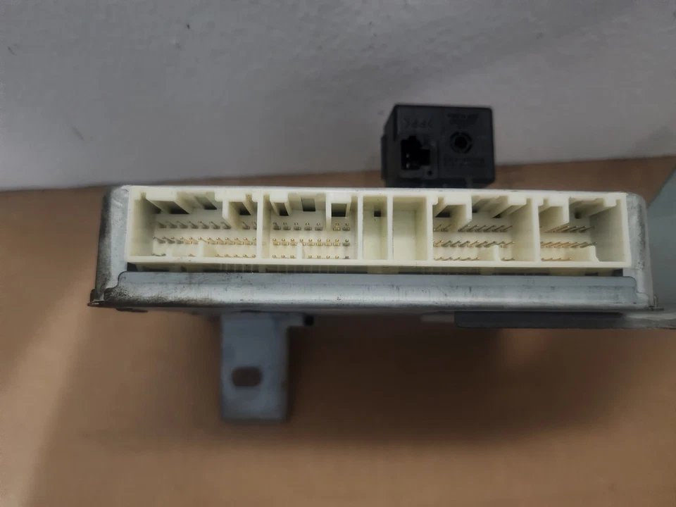 2001-2002 TOYOTA 4RUNNER ABS VSC TRAC CONTROL MODULE 89540-35270 - Image 3 of 4