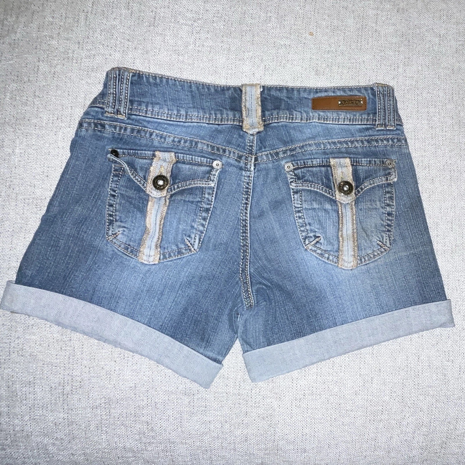Jolt Women’s Blue Denim Cuffed Shorts Size 10 Mid Rise Button 5-Pocket