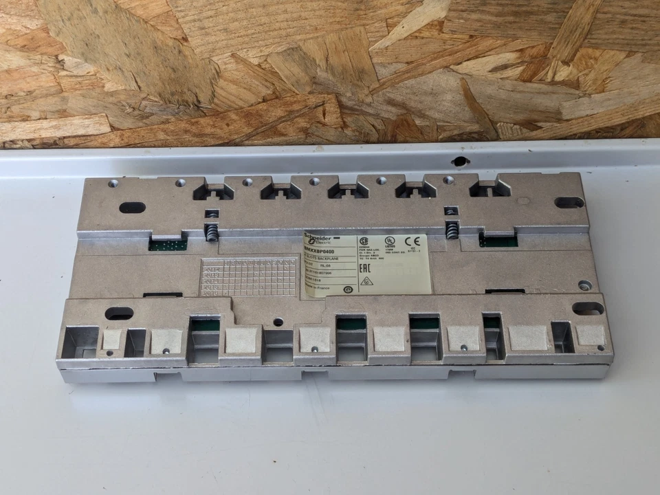 SCHNEIDE BMXXBP0400 BACKPLANE RACK M340 SERIES - Photo 2/3