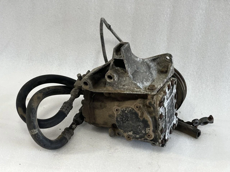 1988 JEEP GRAND WAGONEER AIR CONDITION AC COMPRESSOR 3228826 - Image 2 of 4