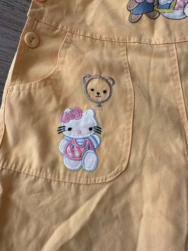 Jersey Hello Kitty de Colección Hecho a Mano con Mochila Unida a Correas  Foto 2 de 4