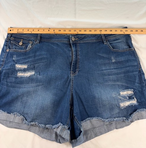 Pantaloncini jeans Lane Bryant taglia 28 invecchiati ragazza vita alta taglie forti - Foto 5 di 10