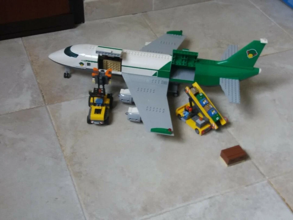 LEGO City 60022 Cargo Terminal, foto 1 di 3