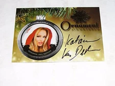 2015 Benchwarmer KATARINA VAN DERHAM Holiday #58 Gold Foil Auto SP St Pauli Girl