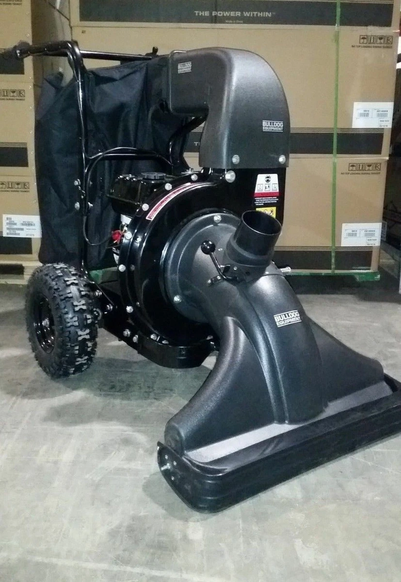 Self propelled leaf vacuum outlet