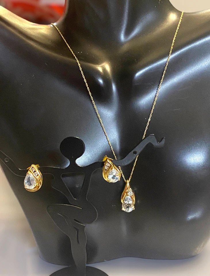 BEAUTIFUL 10k Gold Pear Cut Aquamarine Diamond Pendant Necklace Earrings Set! - Image 2 of 4