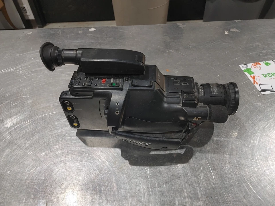 Sony Handycam Video 8 CCD-F35 Video Camera Recorder System Black Power Tested - Image 2 of 4