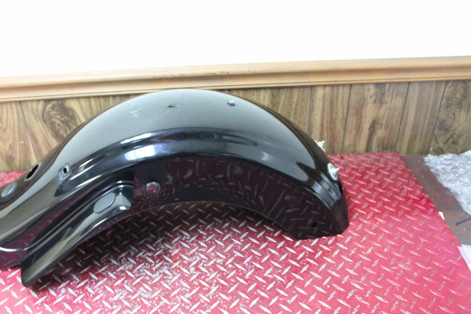 2018 HARLEY DAVIDSON STREET GLIDE ОРИГИНАЛЬНОЕ ЗАДНЕЕ КРЫЛО С ЮБКОЙ ЯРКОЕ ЧЕРНОЕ SG36 - Изображение 2 из 4