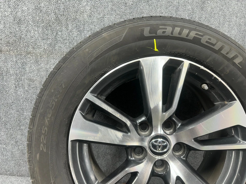 TOYOTA RAV4 XLE 16-18 OEM 5 TWIN SPOKE WHEEL RIM 17X7 17" W/ TIRE 225/65R17 80K - Image 4 of 4