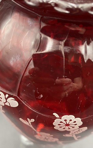 Vintage Anchor Hocking Royal Ruby R53 Hoover Glass Vase, Birds & Cherry Blossoms - Picture 6 of 11