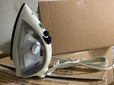 Box damage- Proctor Silex Commercial 17515 Nonstick Iron