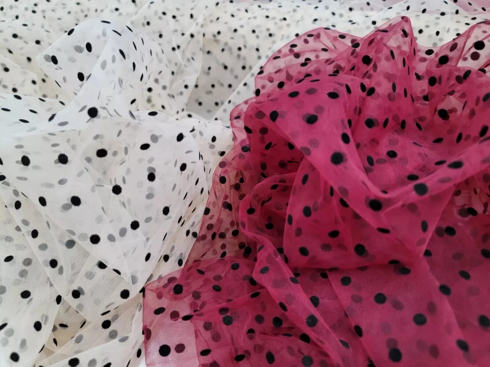 Lunares TUL, Tela por Yarda Borgoña Tul Terciopelo Negro Lunares Foto 3 de 4