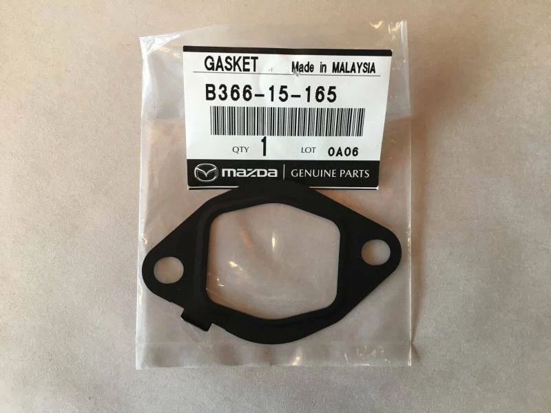 Junta de tubo de entrada de bomba de agua Mazda 1990-2005 Miata B366-15-165 F/S genuina Foto 2 de 2