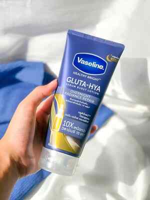 Vaseline Healthy Bright Gluta-Hya Serum Burst Lotion Overnight