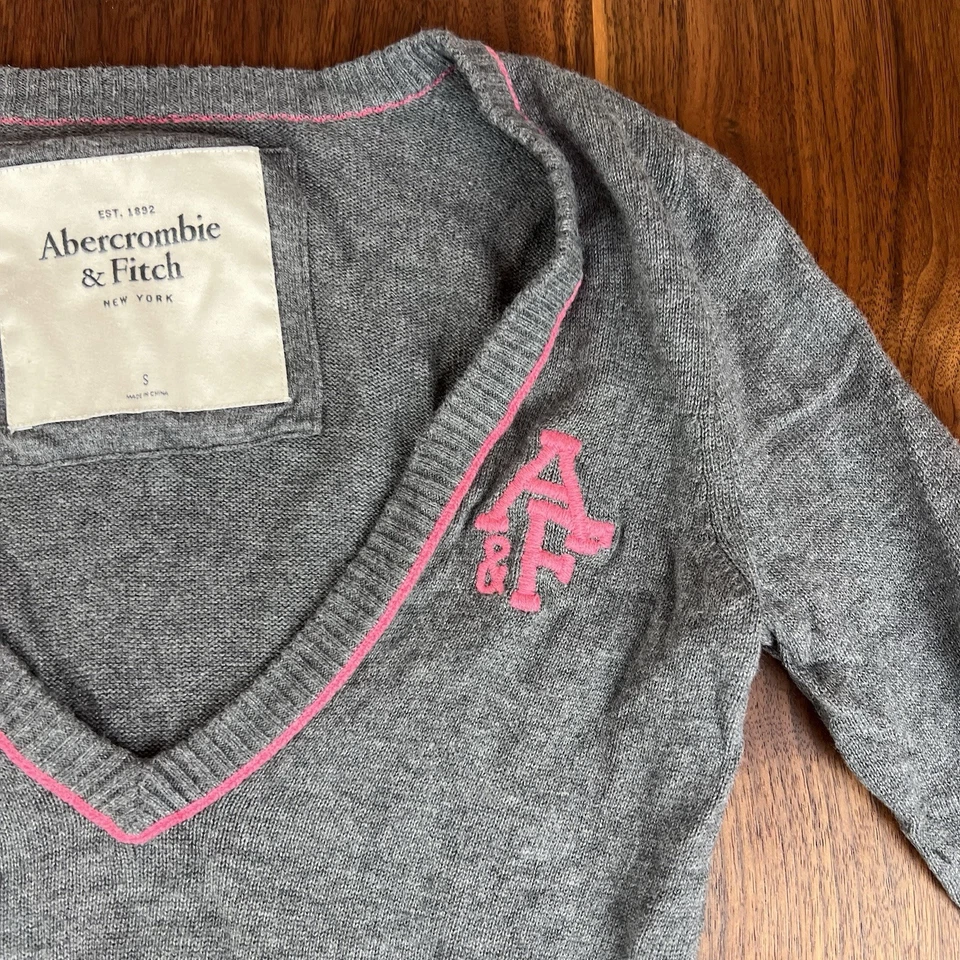 复古 Abercrombie & Fitch 女式 Y2K 学院风 V 领毛衣 S 码粉色灰色 — 第 3/4 张图片