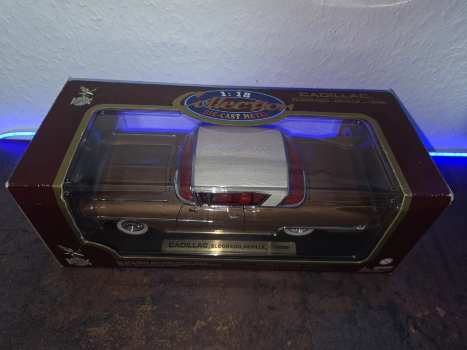 Road Legends 1:18 1958 Cadillac Eldorado Seville gold/weiß OVP (Yat Ming) - Bild 3 von 4