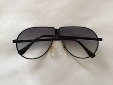 PAIRE de LUNETTES DE SOLEIL